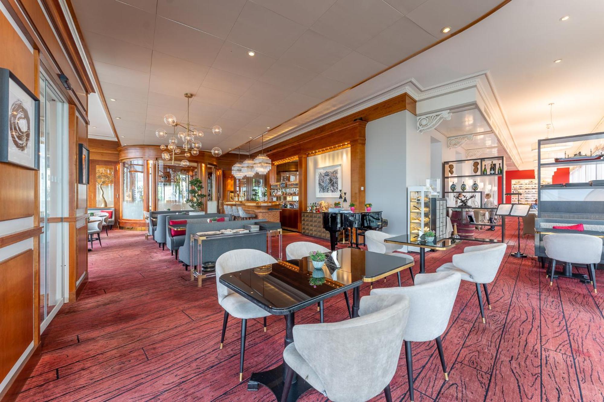 Beau Rivage Hotel Neuchâtel Exteriör bild The Club at Hong Kong International Airport