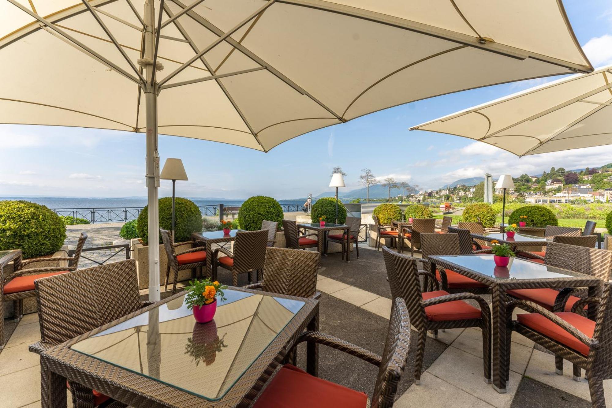 Beau Rivage Hotel Neuchâtel Exteriör bild The Terrace at the Hotel