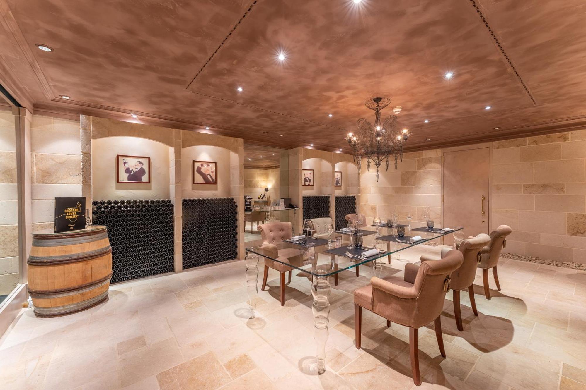 Beau Rivage Hotel Neuchâtel Exteriör bild Wine tasting room at the Château d'Ardenne