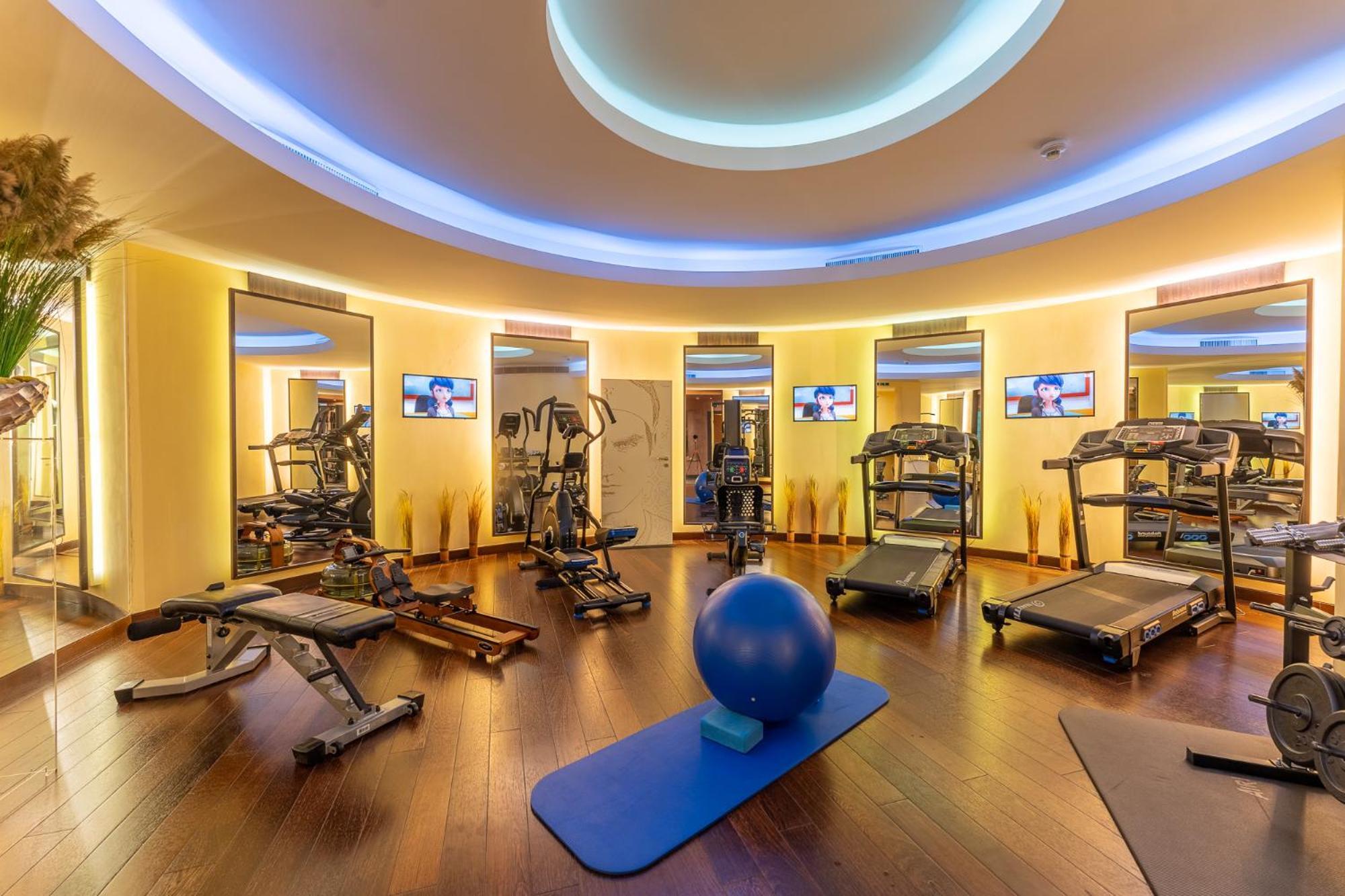 Beau Rivage Hotel Neuchâtel Exteriör bild The gym at the hotel
