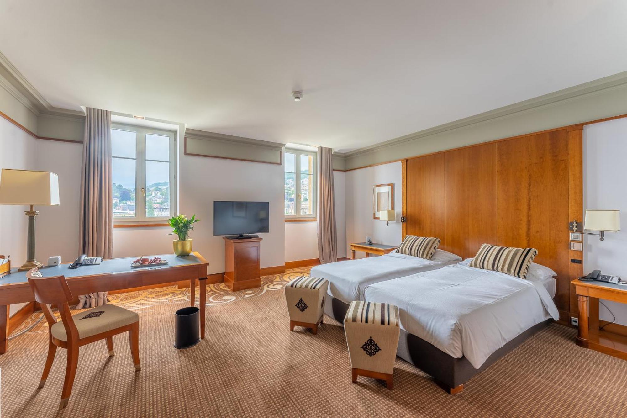 Beau Rivage Hotel Neuchâtel Exteriör bild Deluxe Room