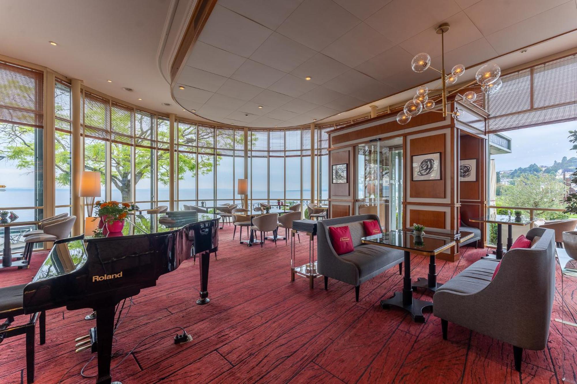 Beau Rivage Hotel Neuchâtel Exteriör bild Club Lounge at the hotel