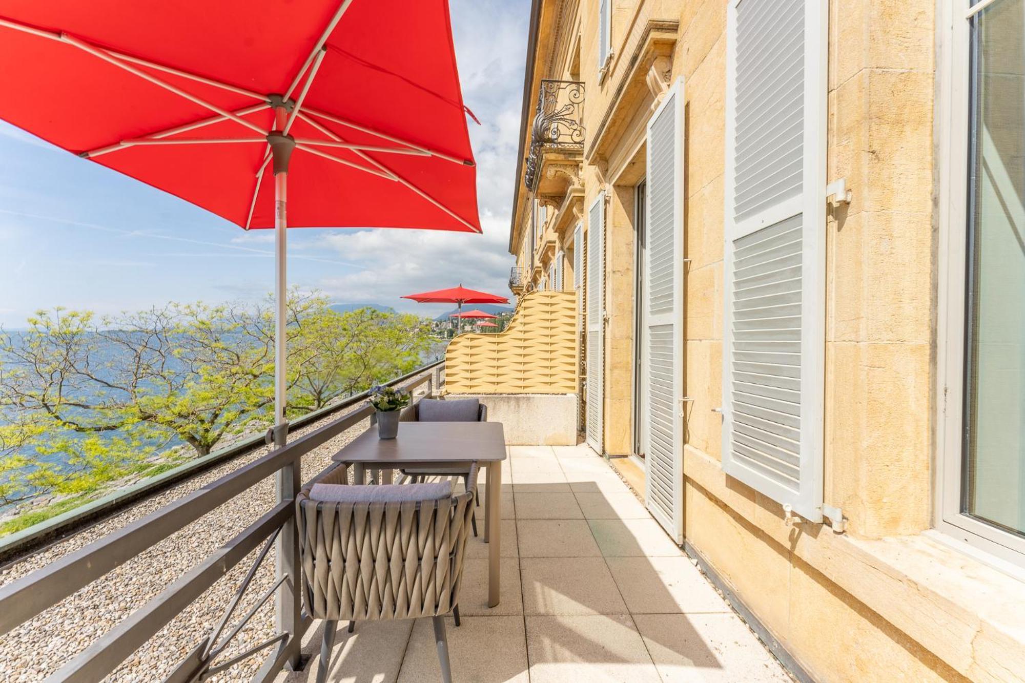 Beau Rivage Hotel Neuchâtel Exteriör bild A balcony in Geneva, Switzerland