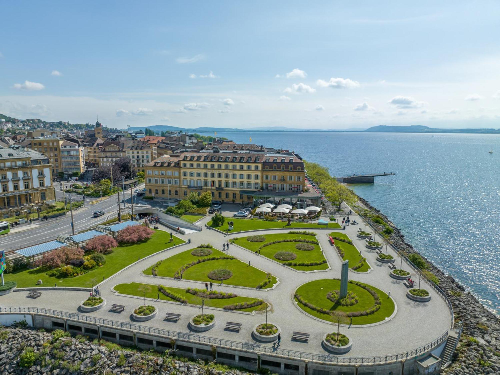 Beau Rivage Hotel Neuchâtel Exteriör bild Aerial view of the square